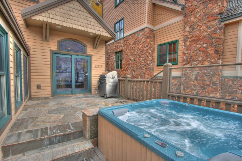What to Check Before Buying and Moving a Used Hot Tub